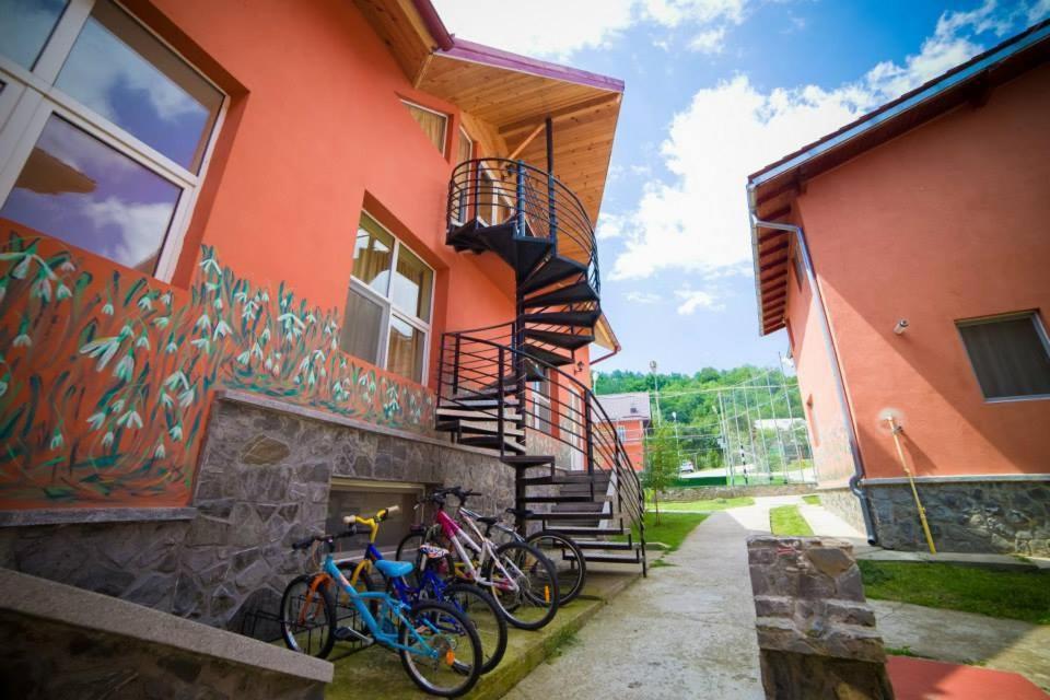 Hotel Gclub Breaza  Extérieur photo