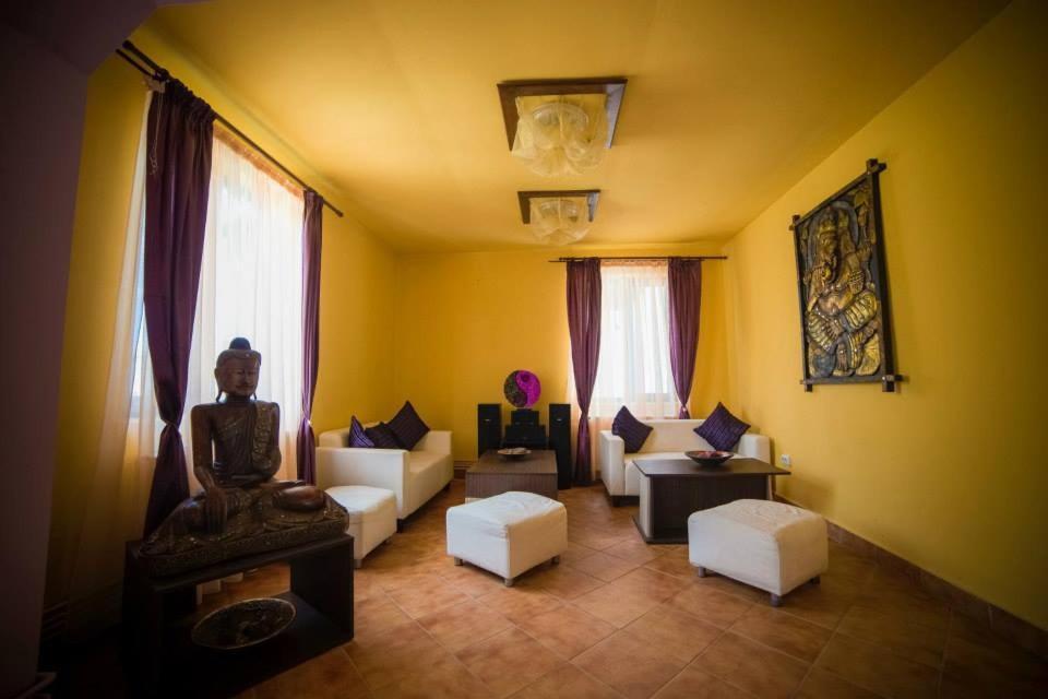Hotel Gclub Breaza  Extérieur photo